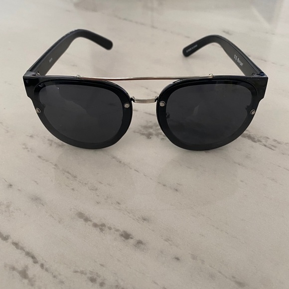 A.J. Morgan Sunglasses - Picture 3 of 4